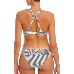 Bas De Bikini Rayé à Volants Jewel Cove Stripe Black -Luxe Sable Boutique bas de bikini raye a volants jewel cove stripe black 4
