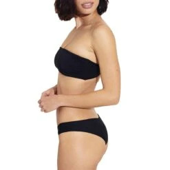 Underprotection Bas De Bikini Tanga éco-responsable Et Recyclé Vanessa Noir 10 Underprotection Bas De Bikini Tanga éco-responsable Et Recyclé Vanessa Noir -Luxe Sable Boutique bas de bikini tanga eco responsable et recycle vanessa noir 2