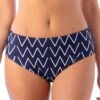 Bas De Maillot De Bain Classique à Motif Bleu Marine Frida 1 Bas De Maillot De Bain Classique à Motif Bleu Marine Frida -Luxe Sable Boutique bas de maillot de bain classique a motif bleu marine frida