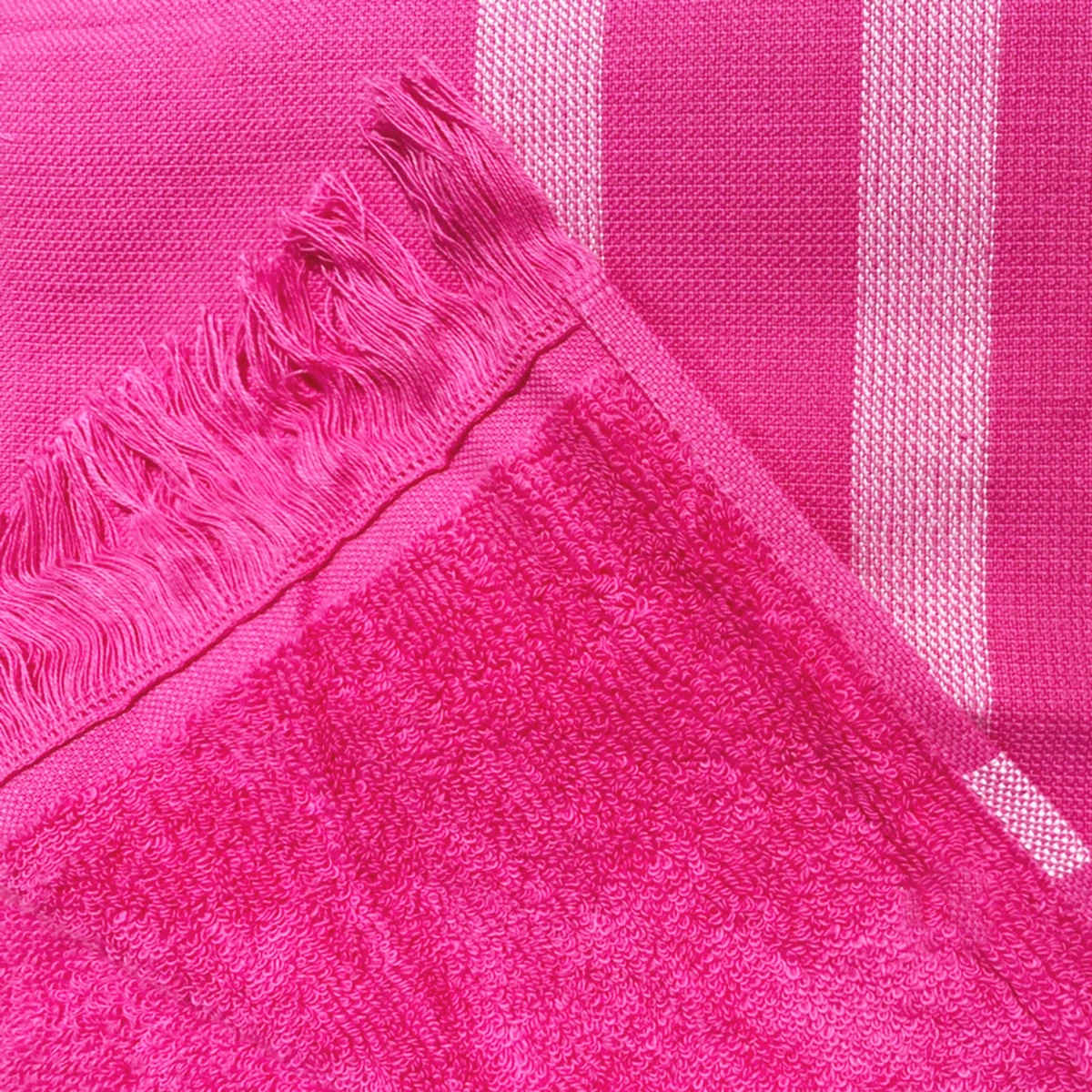 Fouta Doublée éponge 90x160cm Alanya Fuchsia 4 Fouta Doublée éponge 90x160cm Alanya Fuchsia – Image 2