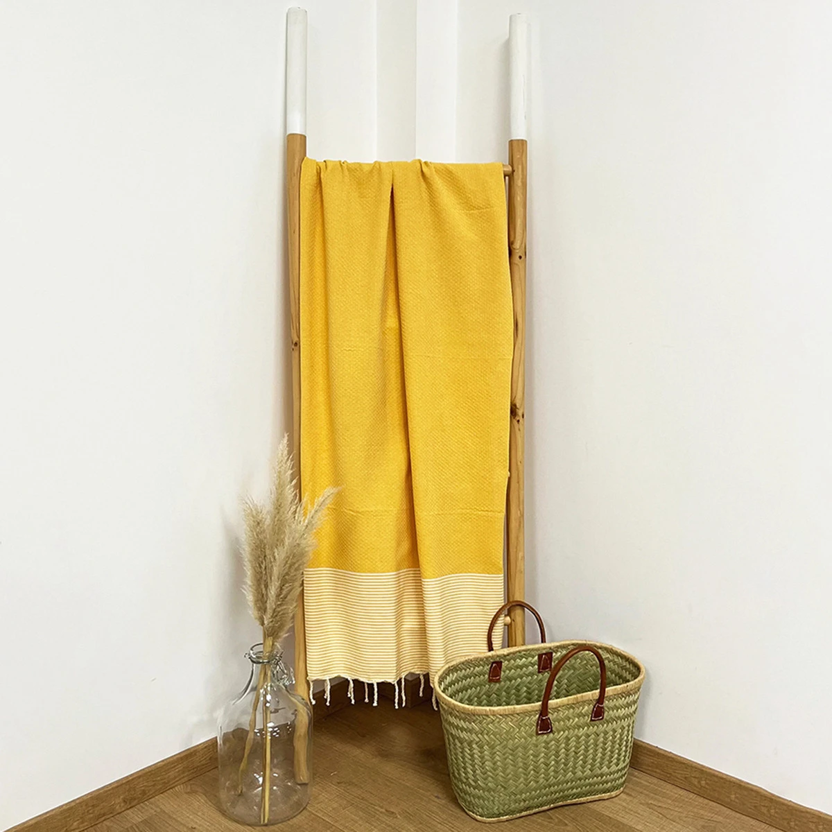 Fouta Traditionnelle En Coton 1x2m En Nid D'abeille Mikanda Tournesol 4 Fouta Traditionnelle En Coton 1x2m En Nid D'abeille Mikanda Tournesol – Image 2