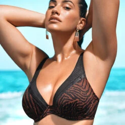 Haut De Maillot Triangle à Armatures Issambres Noir 11 Haut De Maillot Triangle à Armatures Issambres Noir -Luxe Sable Boutique haut de maillot triangle a armatures issambres noir 4